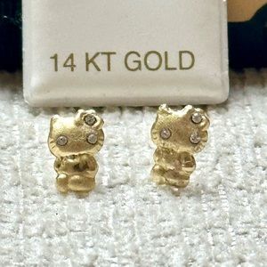Solid Gold 14Karat Cutety Cat  Stud